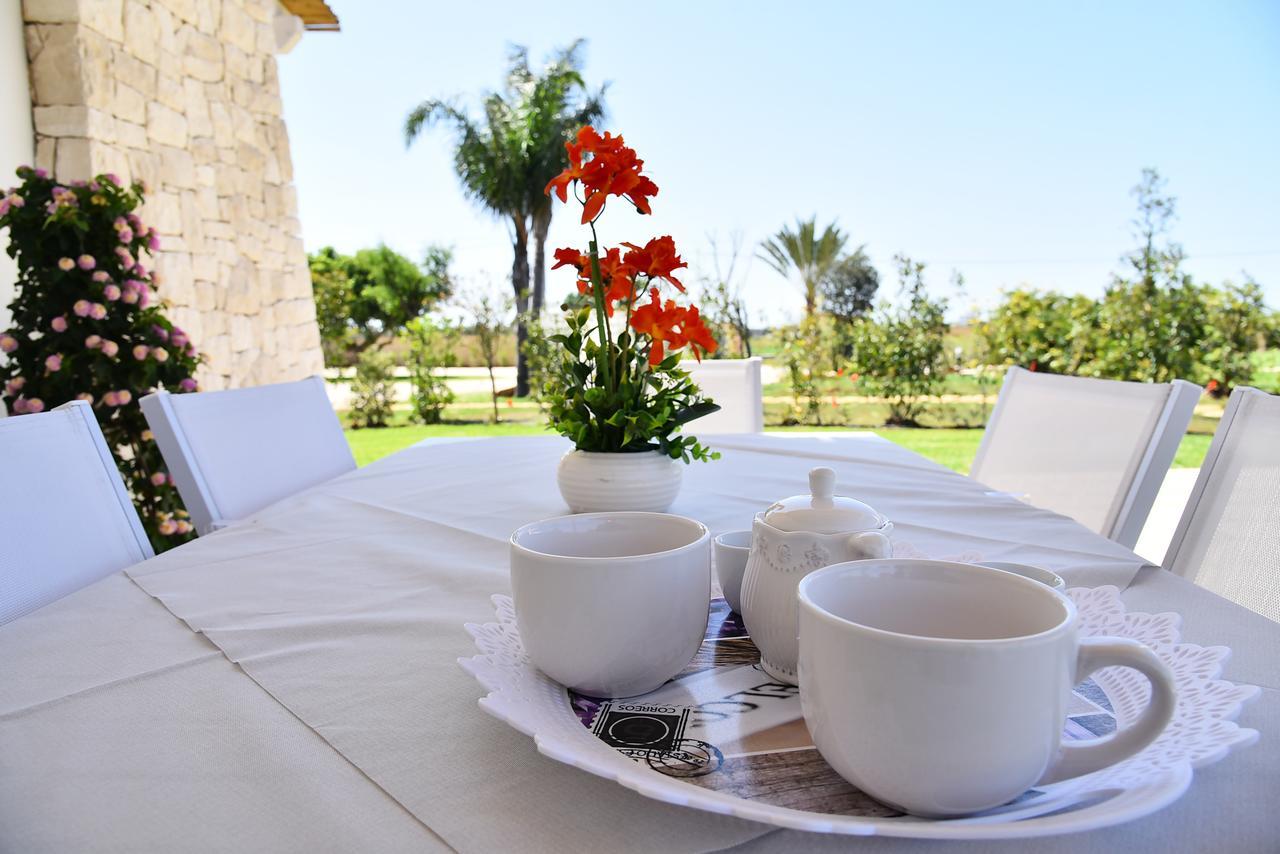 Borgo Fiorito Relais Bed & Breakfast Parabita Exterior foto