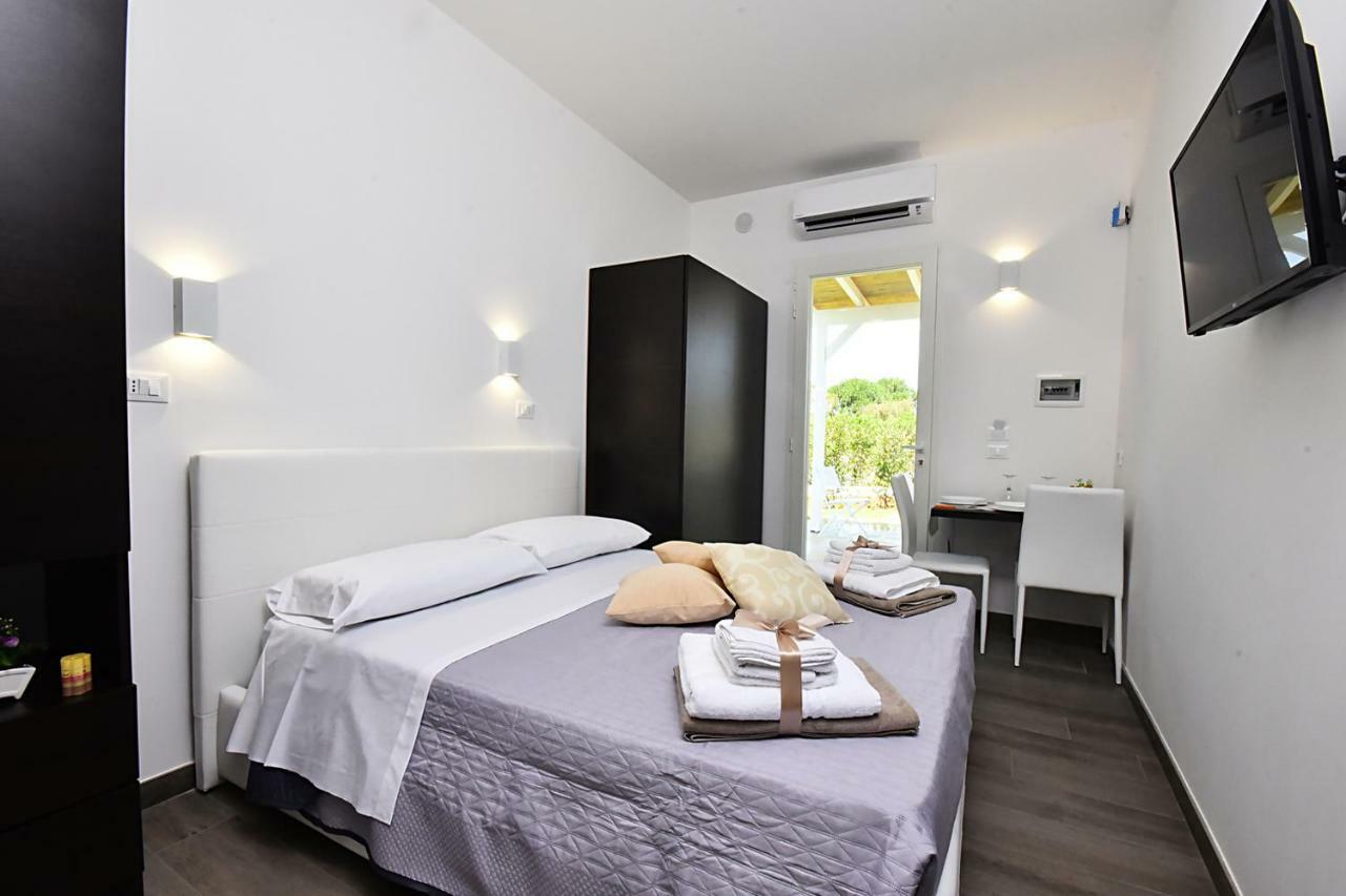 Borgo Fiorito Relais Bed & Breakfast Parabita Exterior foto